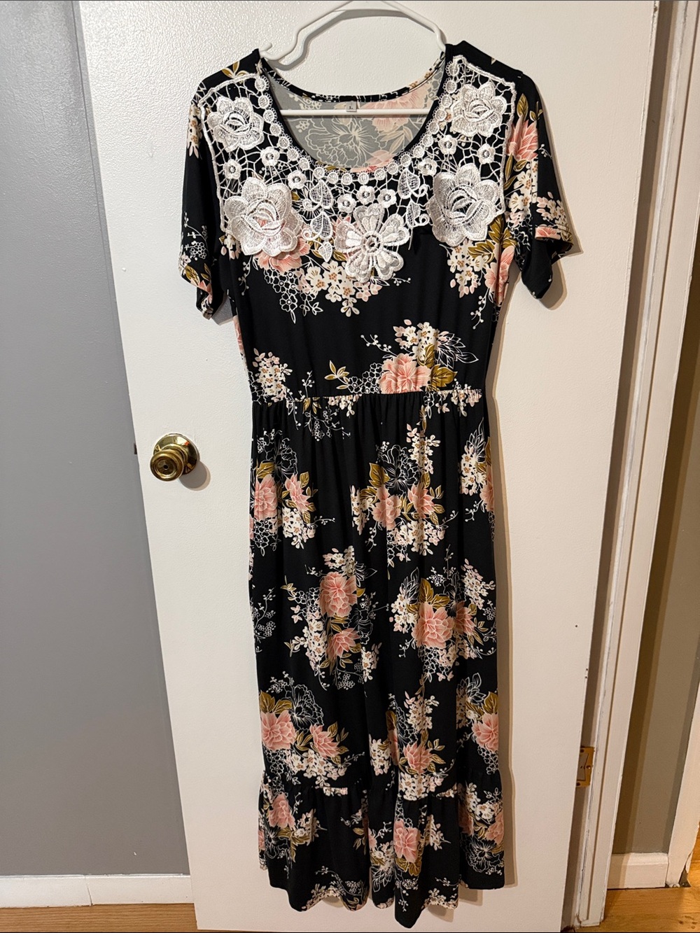 Black Floral Lace-Accent Midi Dress - Pink Floral